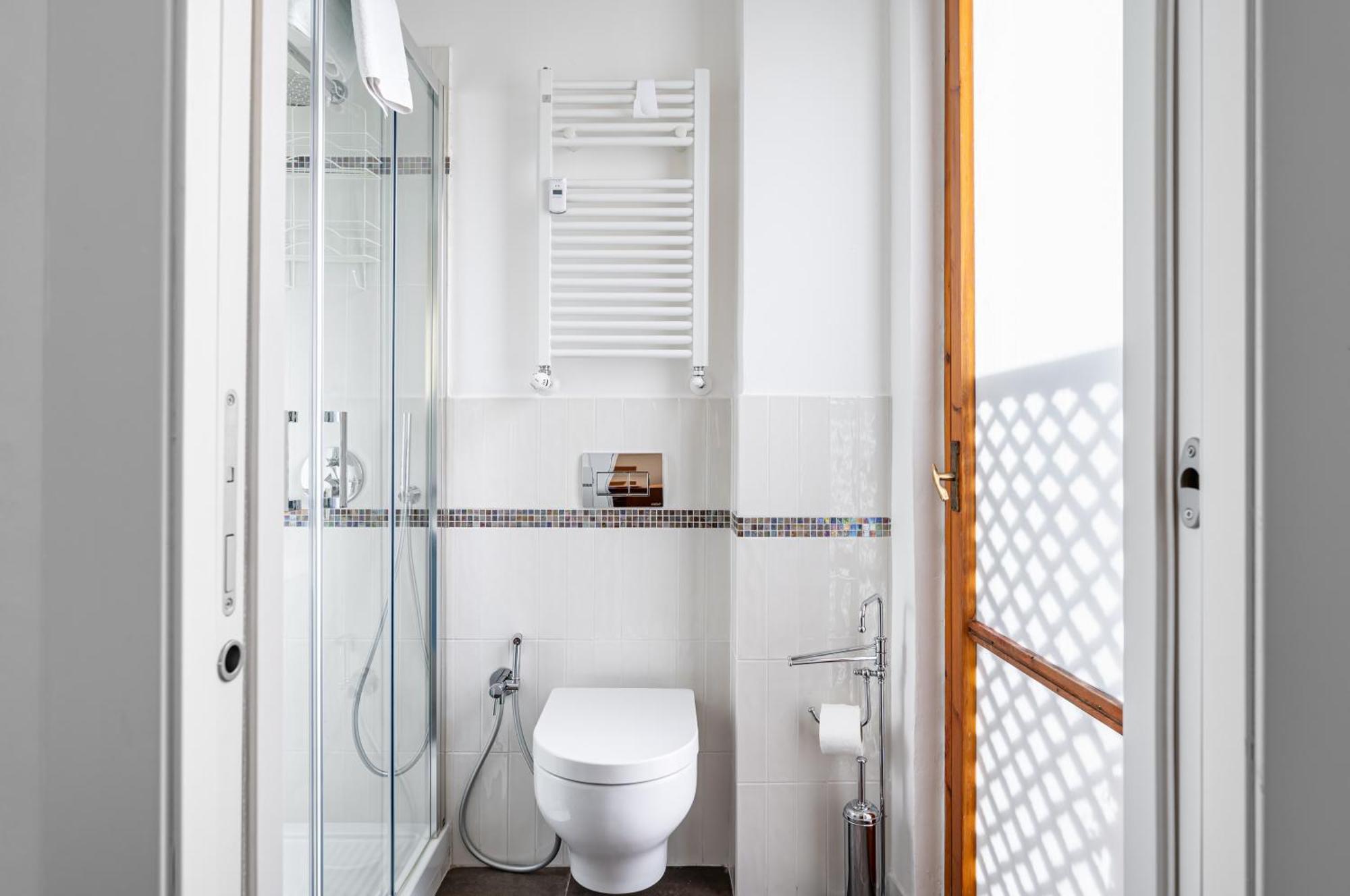 Visarno & University Roomy Flat X6 With Parking Florens Exteriör bild