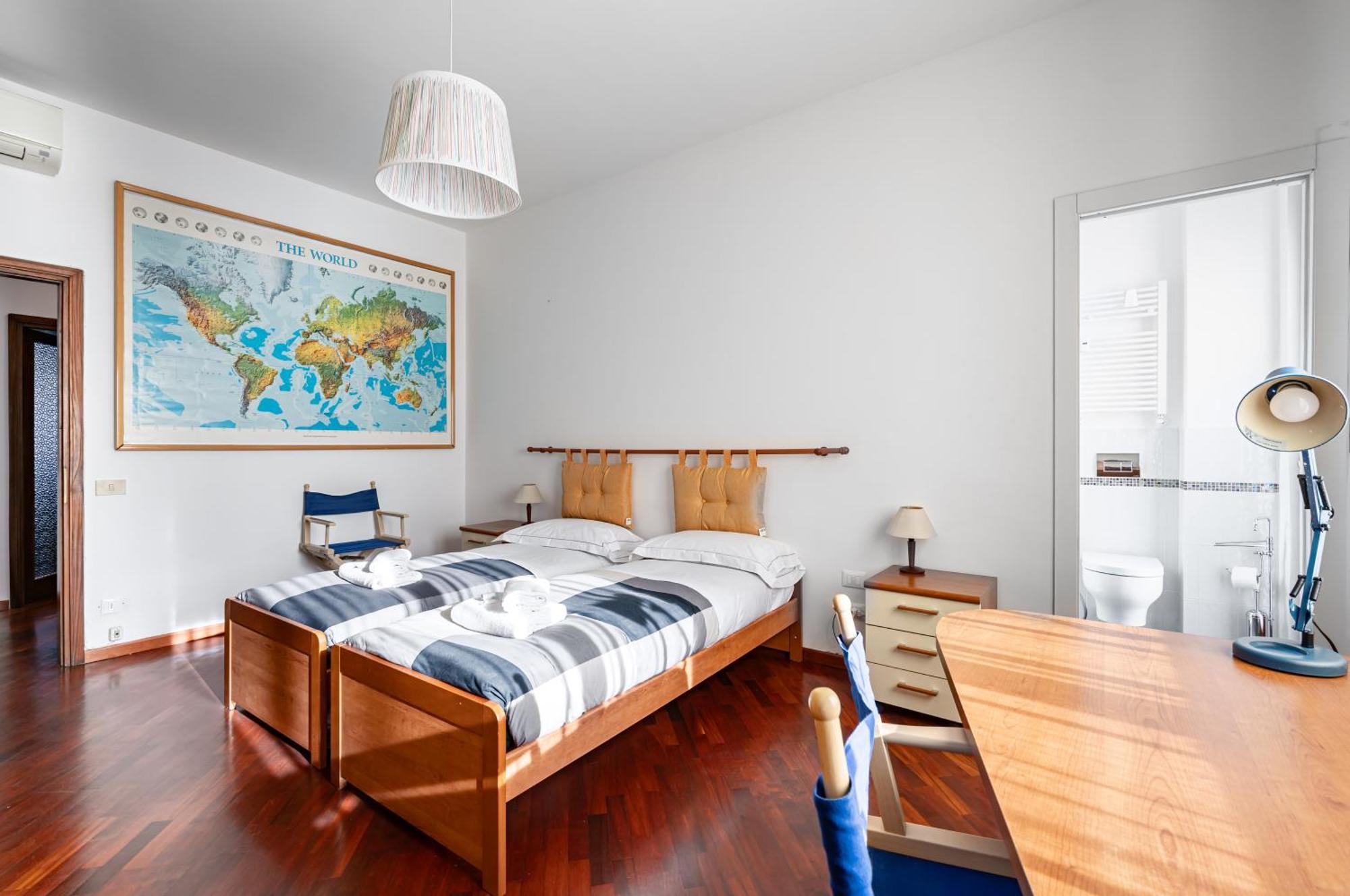 Visarno & University Roomy Flat X6 With Parking Florens Exteriör bild